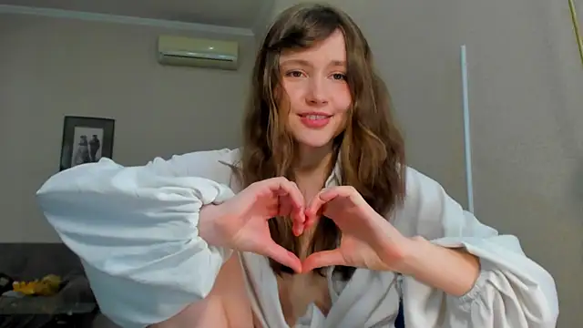 Snapshot of MaryannSofts chatting on 05-06-26, 12:54 MaryannSofts online show from 05-06-26, 12:54