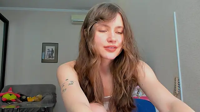 Snapshot of MaryannSofts chatting on 05-08-26, 01:05 MaryannSofts online show from 05-08-26, 01:05