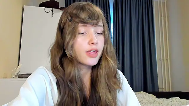 Snapshot of MaryannSofts chatting on 07-09-26, 02:54 MaryannSofts online show from 07-09-26, 02:54