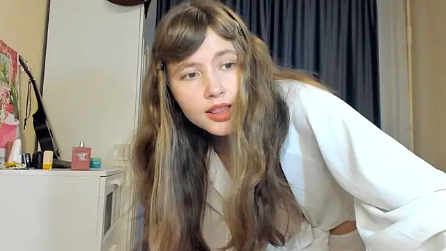 Snapshot of MaryannSofts chatting on 08-05-26, 01:36 MaryannSofts online show from 08-05-26, 01:36