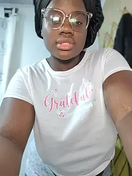 YourLiaa  online show from 04-26-26, 07:06