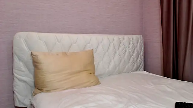 PrettyTayaOne online show from 06-10-26, 06:12