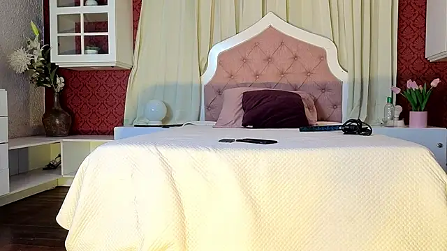 Sienna Dark online show from 04-20-26, 11:35