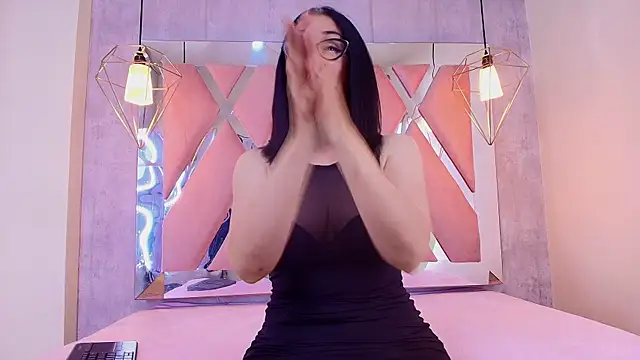 luci lane  online show from 04-10-26, 03:12