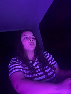 cute snowlove online show from 04-12-26, 12:15