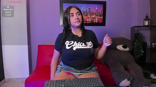 Lucyy tits online show from 06-11-26, 01:09