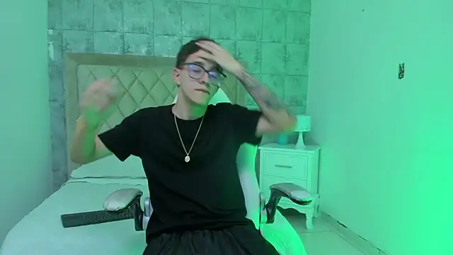 TylerCross  online show from 03-13-26, 08:59