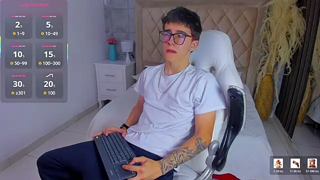 TylerCross  online show from 04-06-26, 08:10