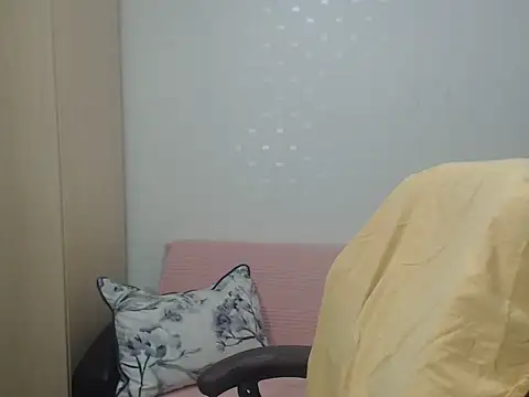 Snapshot of BlondEagleMuscle chatting on 05-22-26, 06:46 BlondEagleMuscle online show from 05-22-26, 06:46