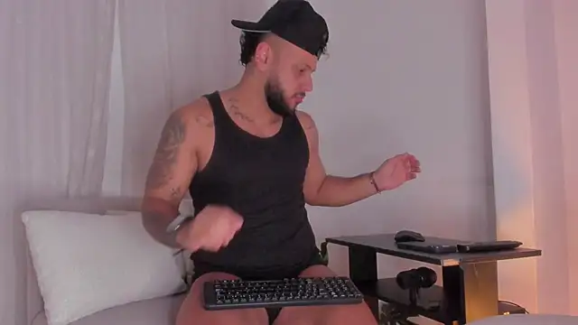 Snapshot of mr_marcuss chatting on 03-14-26, 03:34 mr marcuss online show from 03-14-26, 03:34