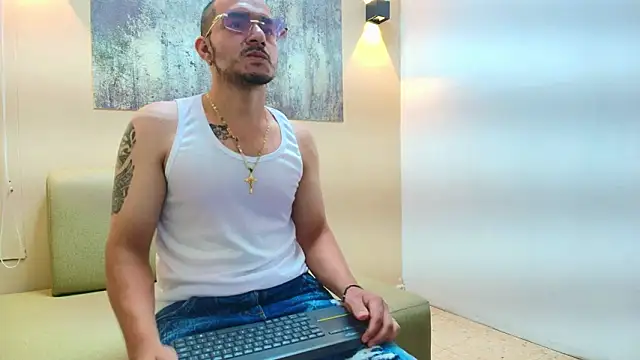 LUCA KINGG online show from 03-11-26, 07:42