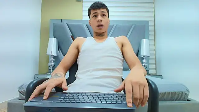 HENRY GREEN2 online show from 04-20-26, 07:26