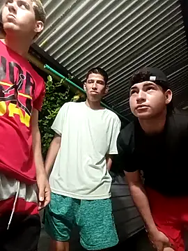 3hornys-straights online show from 03-09-26, 01:53