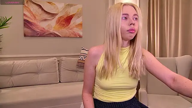 TessaAdorablee online show from 04-27-26, 05:49