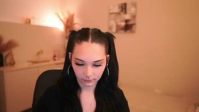 Ellediane18 online show from 03-12-26, 02:12