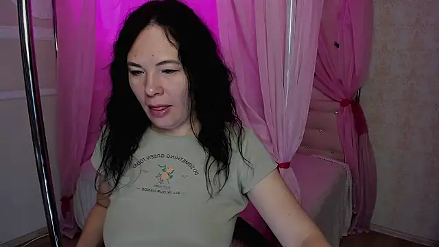 VictoriaSecretXO online show from 03-22-26, 03:43