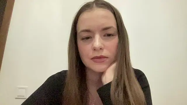 Snapshot of SweetBlueBird chatting on 03-10-26, 04:01 SweetBlueBird online show from 03-10-26, 04:01