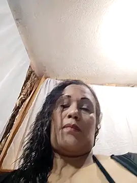 Snapshot of maroita chatting on 05-05-26, 01:41 maroita online show from 05-05-26, 01:41