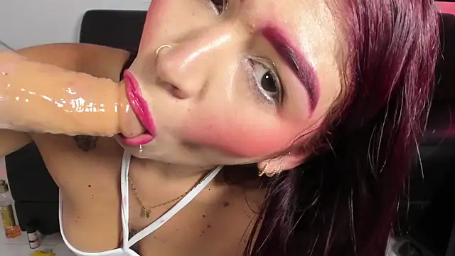 ZairaRogue online show from 04-12-26, 12:43