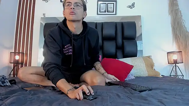 dalhia and hades online show from 03-21-26, 12:43