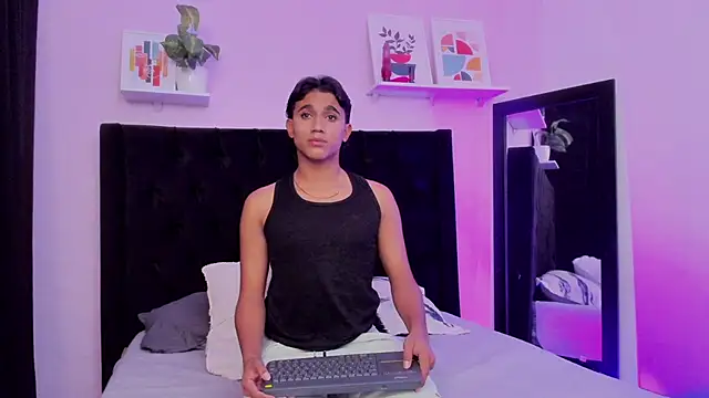 Morgan Bladee online show from 04-24-26, 05:10