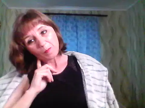 Alisaprice077 online show from 04-19-26, 07:29