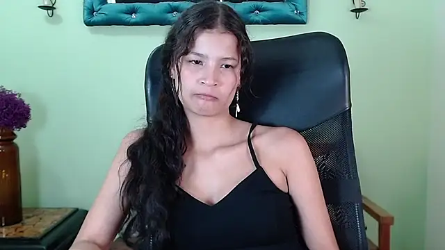 ChalonVera online show from 04-25-26, 07:22