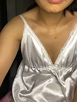 -Lilyn- online show from 04-24-26, 04:42