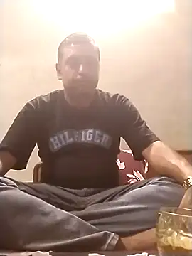 Snapshot of rockym1995 chatting on 05-01-26, 01:16 rockym1995 online show from 05-01-26, 01:16