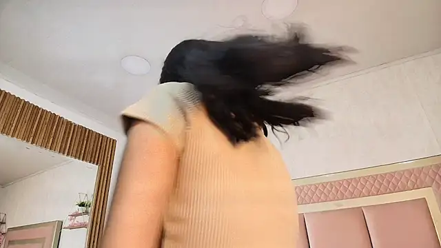 Snapshot of Madii_ chatting on 05-14-26, 12:23 Madii online show from 05-14-26, 12:23