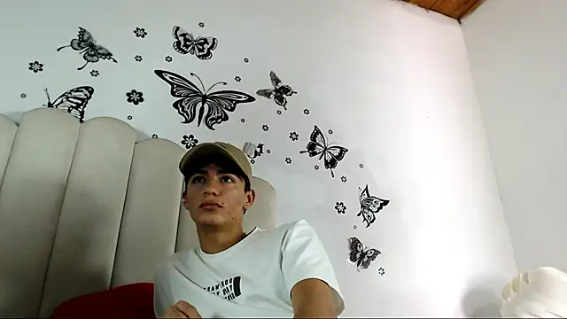 Snapshot of SebastianLatin01 chatting on 03-09-26, 07:51 SebastianLatin01 online show from 03-09-26, 07:51