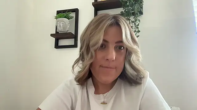 Snapshot of annabellewarick chatting on 07-14-26, 01:28 annabellewarick online show from 07-14-26, 01:28