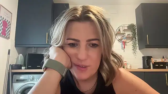 Snapshot of annabellewarick chatting on 07-19-26, 07:17 annabellewarick online show from 07-19-26, 07:17