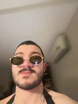 Snapshot of s_eren chatting on 03-24-26, 06:57 s eren online show from 03-24-26, 06:57