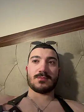 Snapshot of s_eren chatting on 03-25-26, 06:03 s eren online show from 03-25-26, 06:03