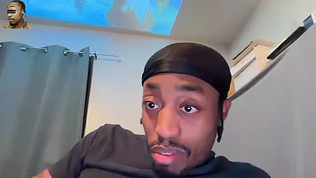 Snapshot of OneUp_Close chatting on 04-22-26, 12:46 OneUp Close online show from 04-22-26, 12:46
