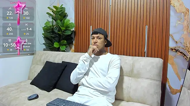 Jonathan Guzman  online show from 03-12-26, 04:51