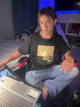 AngelLatinBoy online show from 04-12-26, 03:44
