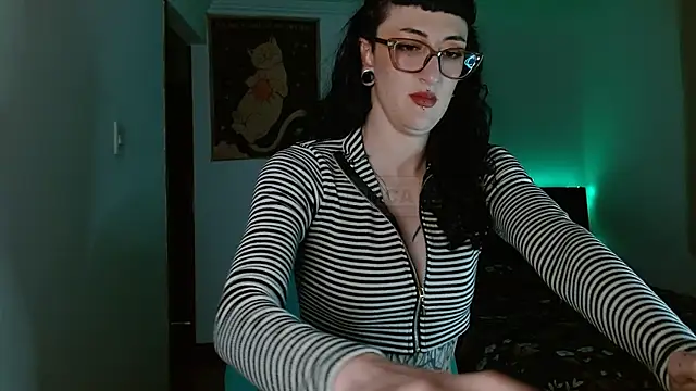 Snapshot of VelvetVal_ chatting on 04-11-26, 02:27 VelvetVal online show from 04-11-26, 02:27