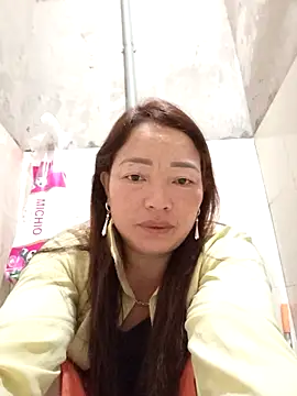 Yellow-pink online show from 04-16-26, 11:29