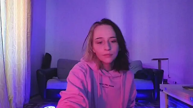 Snapshot of WendyMur_ chatting on 03-13-26, 01:51 WendyMur online show from 03-13-26, 01:51