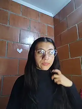 Snapshot of Amanda_x1 chatting on 04-28-26, 02:27 Amanda x1 online show from 04-28-26, 02:27
