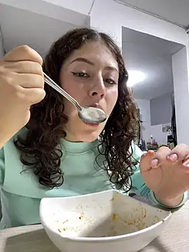 Snapshot of Lizzy_hott chatting on 03-10-26, 12:48 Lizzy hott online show from 03-10-26, 12:48