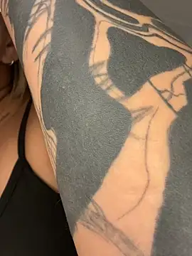 CarolQueen1  online show from 04-28-26, 12:43