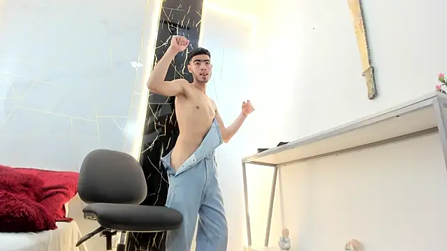 Valentin Lux online show from 03-11-26, 03:12