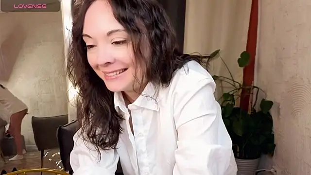 Snapshot of Harmoni_Love chatting on 05-06-26, 05:14 Harmoni Love online show from 05-06-26, 05:14