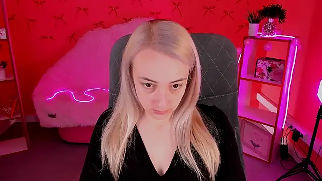 CarolMoor online show from 04-21-26, 09:15