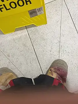 wasntevenme online show from 04-17-26, 01:52