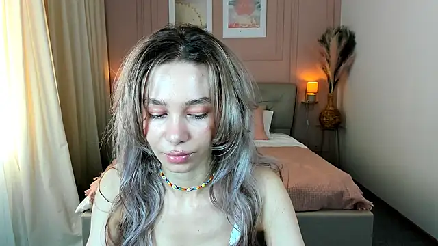 LuluAlis online show from 04-28-26, 01:16