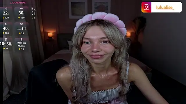 LuluAlis online show from 06-11-26, 02:48